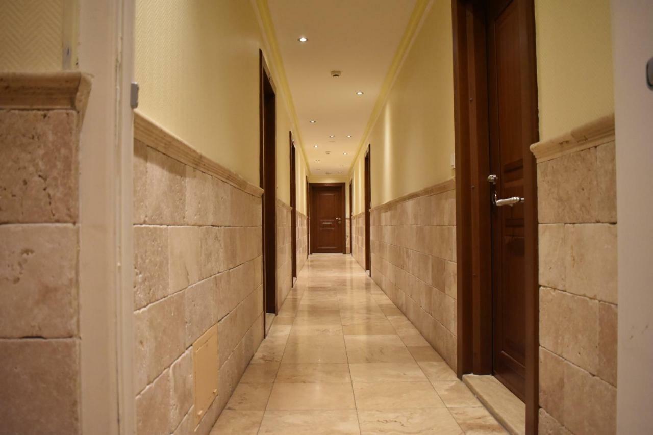 Hotel Le Sauvage Турню Екстер'єр фото